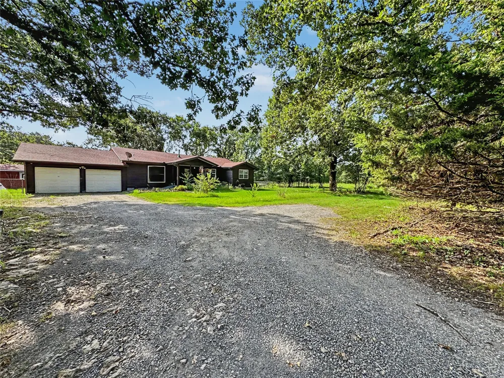 24737 E Cobbs Corner Road Tahlequah, OK 74464
