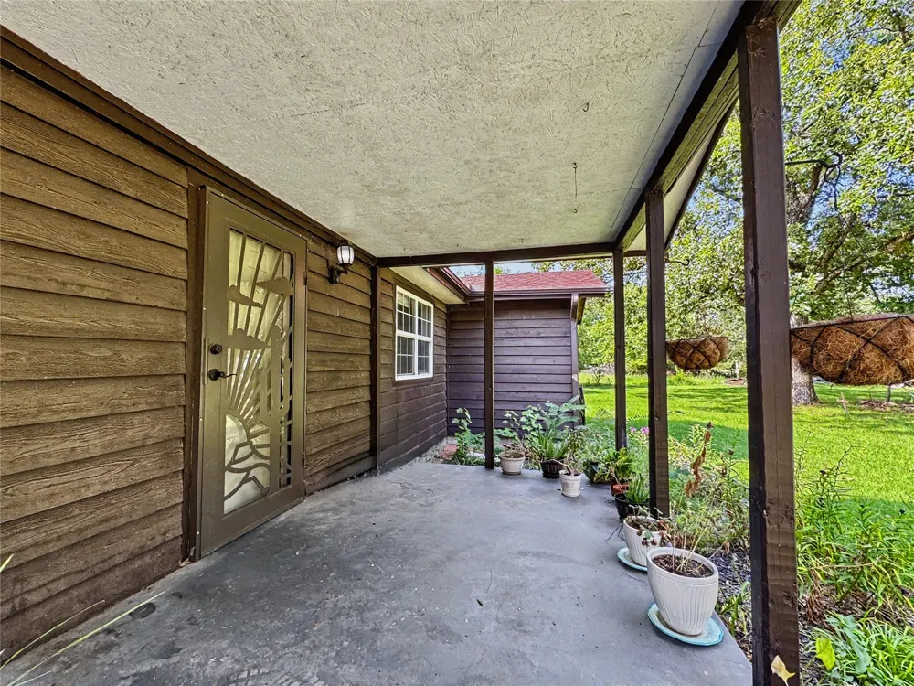 24737 E Cobbs Corner Road Tahlequah, OK 74464