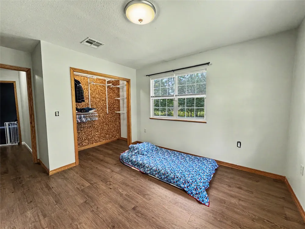 24737 E Cobbs Corner Road Tahlequah, OK 74464