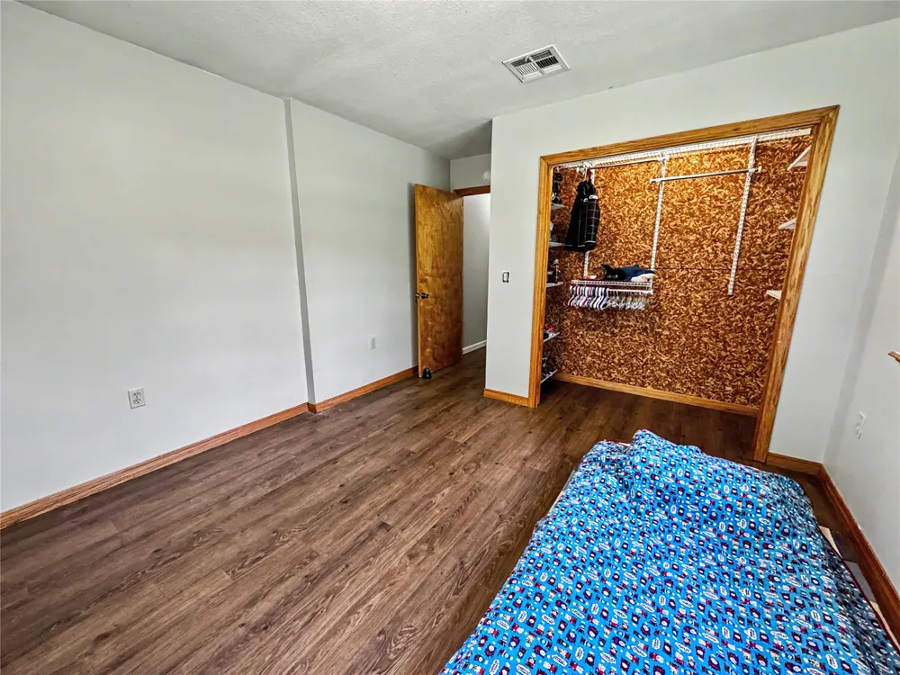 24737 E Cobbs Corner Road Tahlequah, OK 74464