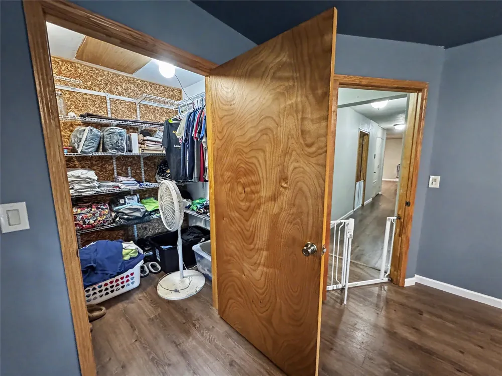 24737 E Cobbs Corner Road Tahlequah, OK 74464
