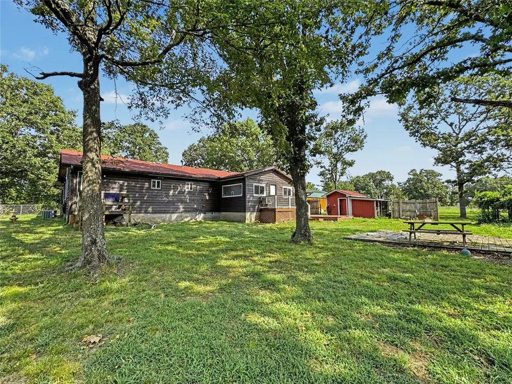 24737 E Cobbs Corner Road Tahlequah, OK 74464
