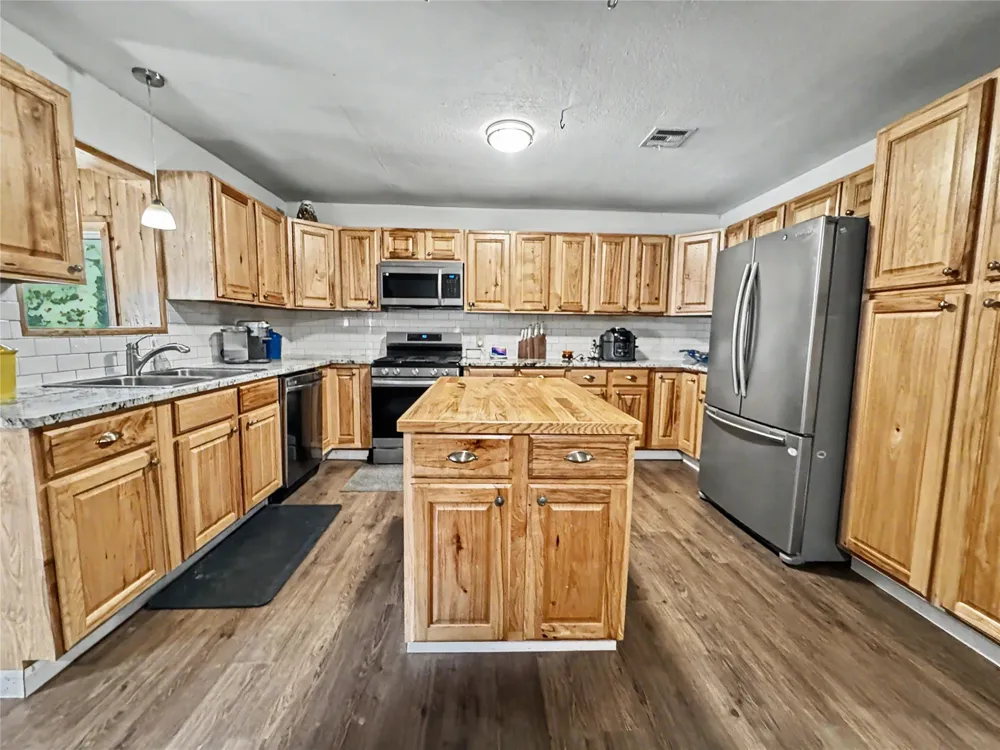 24737 E Cobbs Corner Road Tahlequah, OK 74464