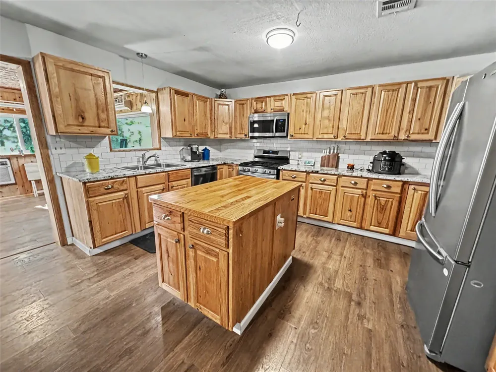 24737 E Cobbs Corner Road Tahlequah, OK 74464
