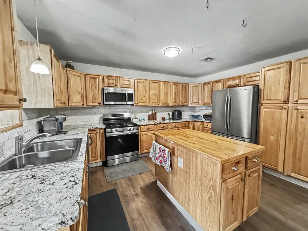 24737 E Cobbs Corner Road Tahlequah, OK 74464