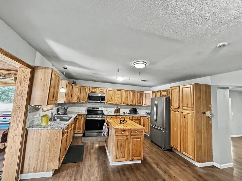 24737 E Cobbs Corner Road Tahlequah, OK 74464