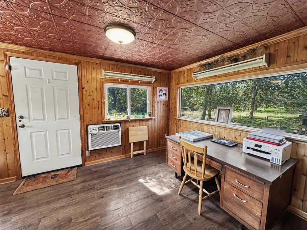 24737 E Cobbs Corner Road Tahlequah, OK 74464
