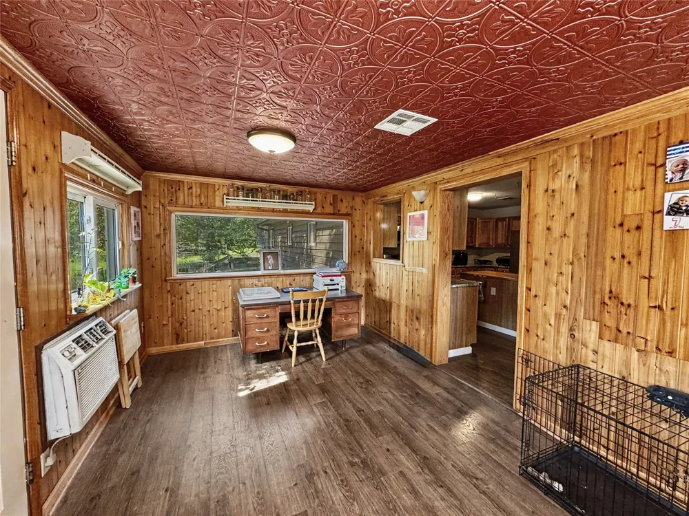 24737 E Cobbs Corner Road Tahlequah, OK 74464