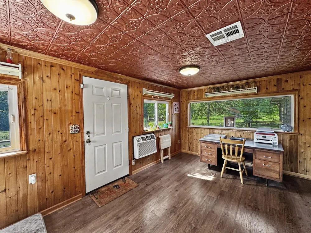 24737 E Cobbs Corner Road Tahlequah, OK 74464