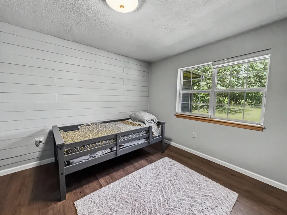 24737 E Cobbs Corner Road Tahlequah, OK 74464
