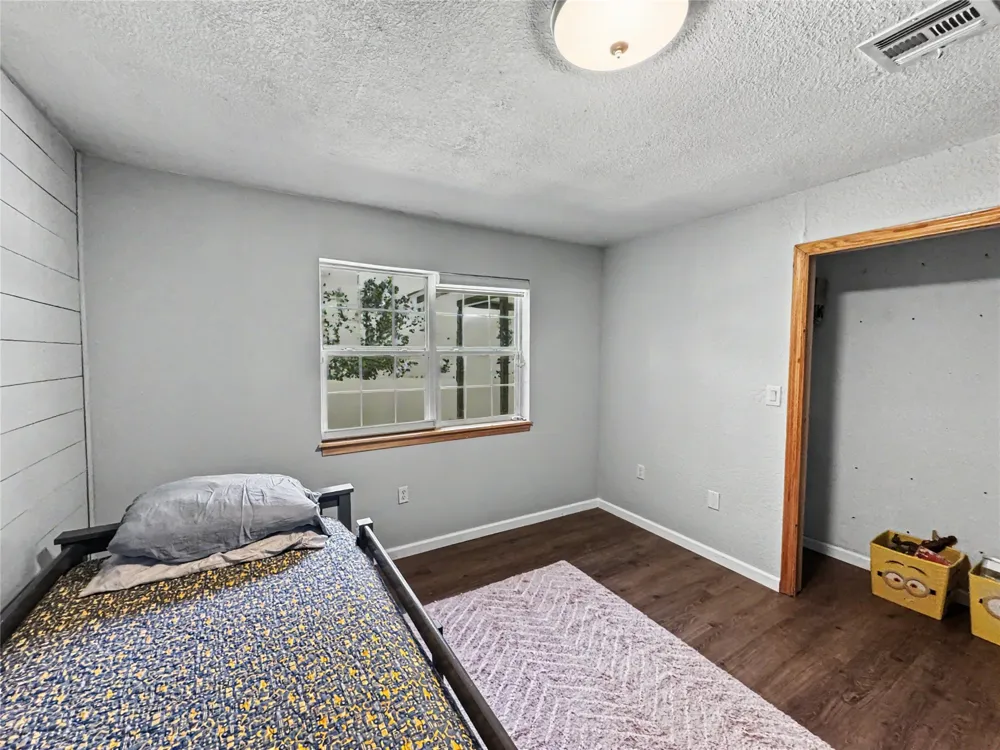24737 E Cobbs Corner Road Tahlequah, OK 74464