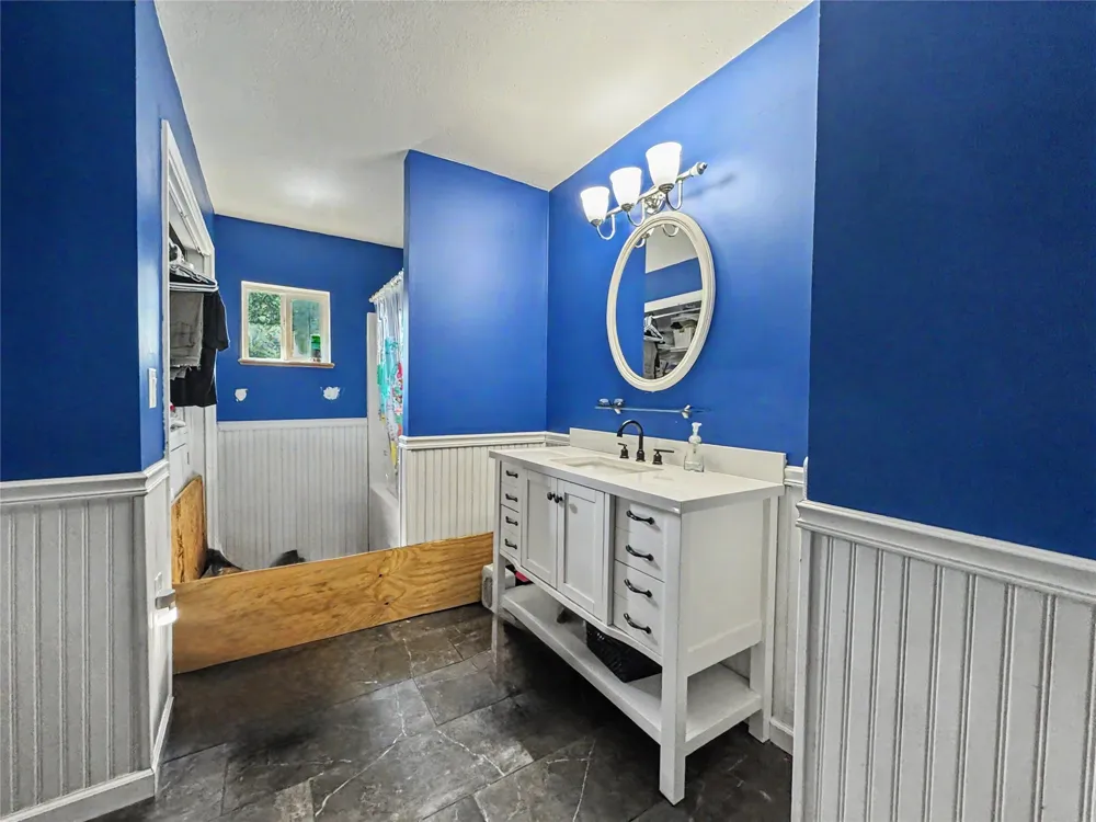 24737 E Cobbs Corner Road Tahlequah, OK 74464