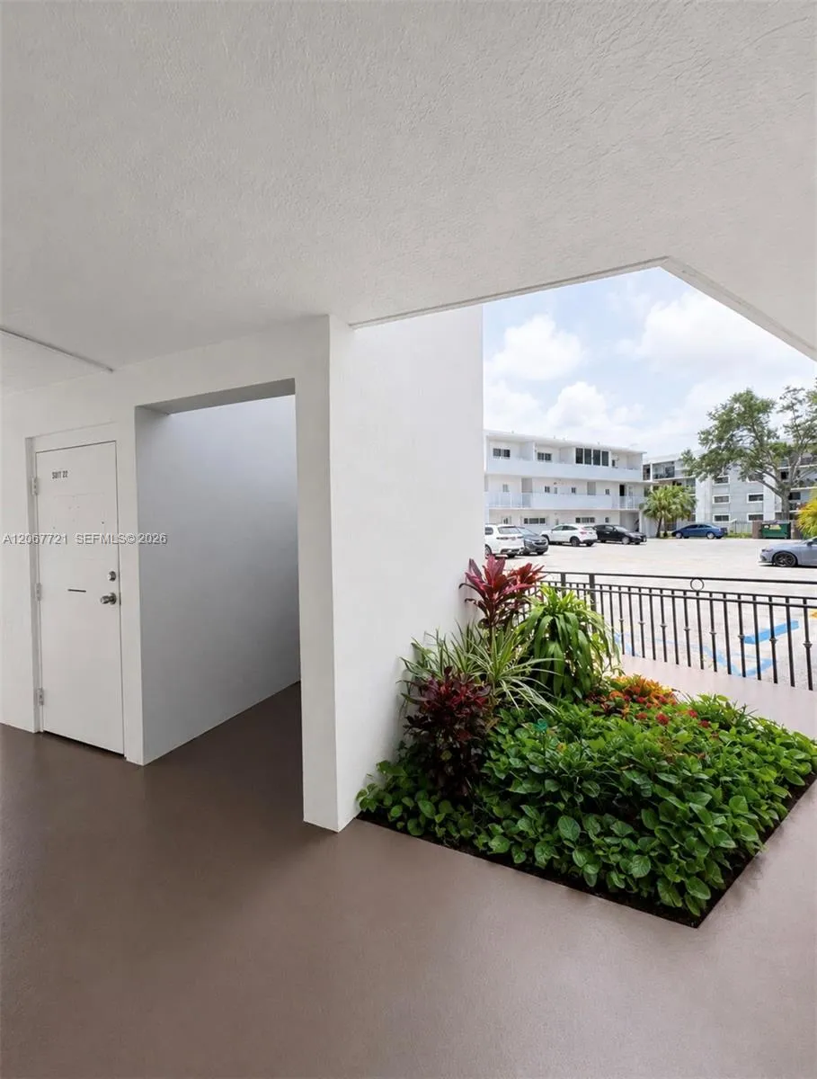 5611 W 25th Ct #8A Hialeah, FL 33016
