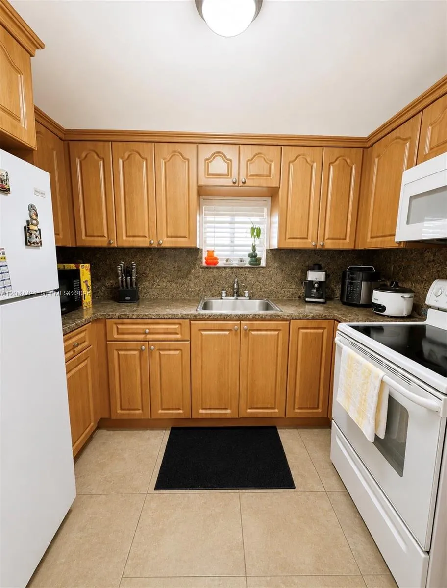 5611 W 25th Ct #8A Hialeah, FL 33016
