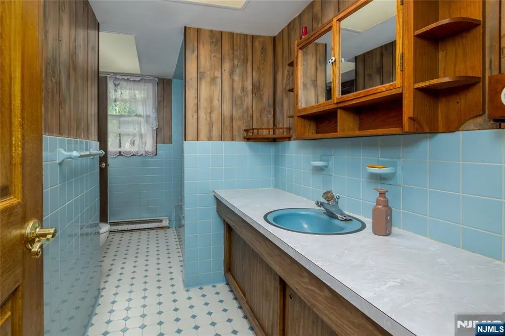 3 Sawmill Road Vernon, NJ 07460