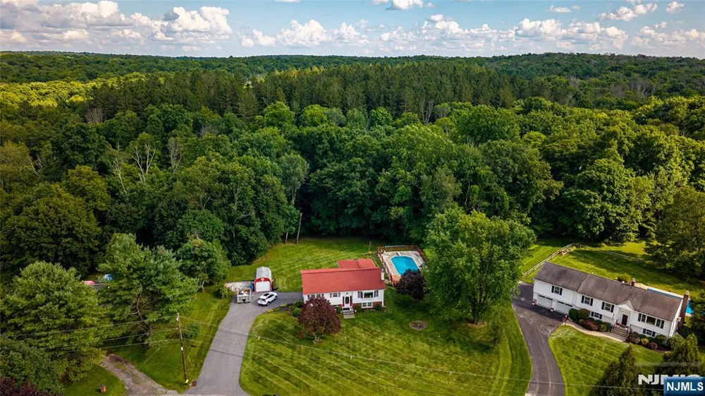 3 Sawmill Road Vernon, NJ 07460