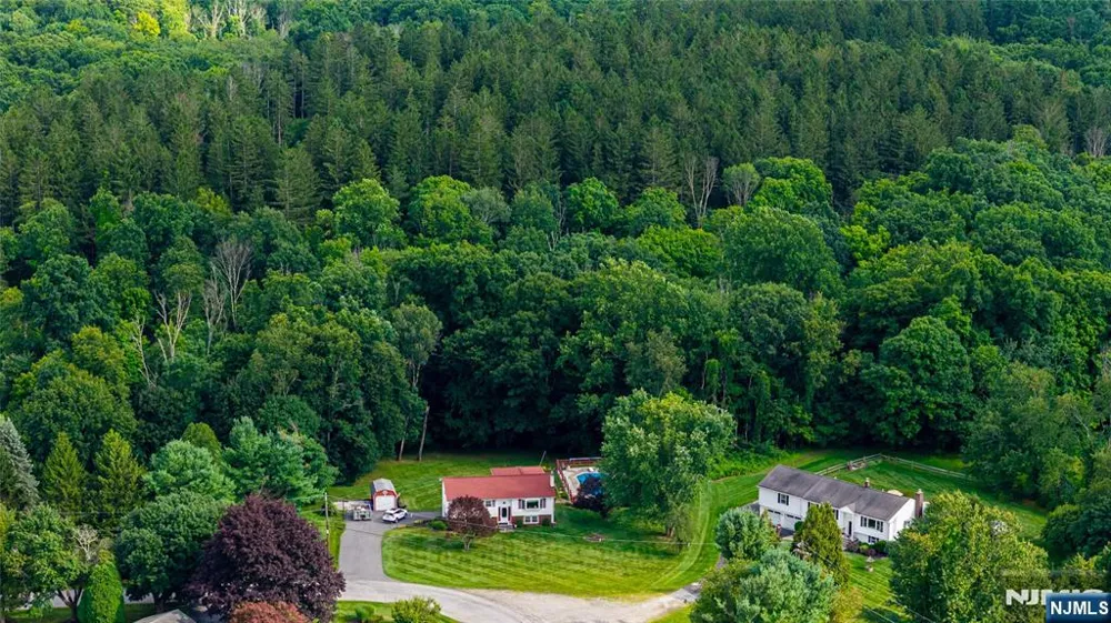 3 Sawmill Road Vernon, NJ 07460