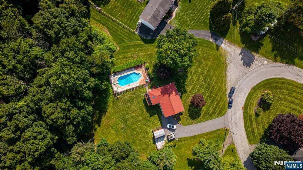 3 Sawmill Road Vernon, NJ 07460