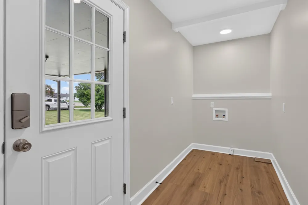 21 Robertson St Mc Ewen, TN 37101