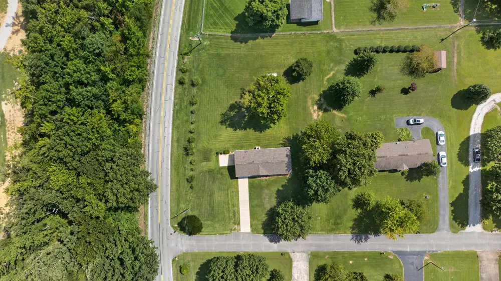 21 Robertson St Mc Ewen, TN 37101