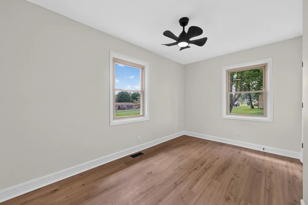 21 Robertson St Mc Ewen, TN 37101