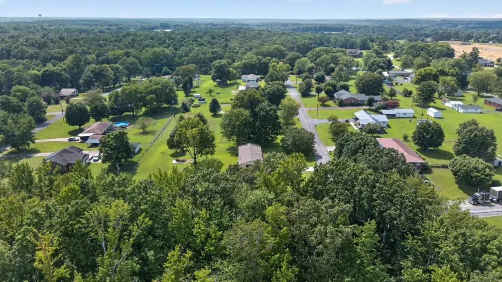 21 Robertson St Mc Ewen, TN 37101