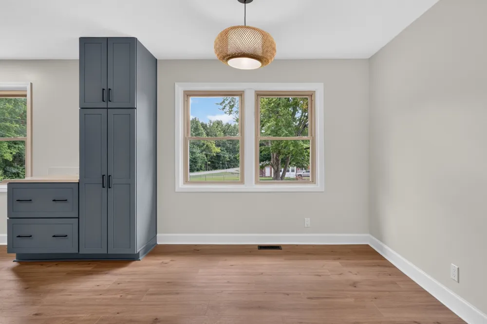 21 Robertson St Mc Ewen, TN 37101