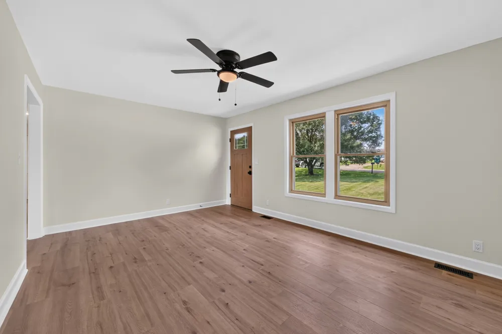 21 Robertson St Mc Ewen, TN 37101