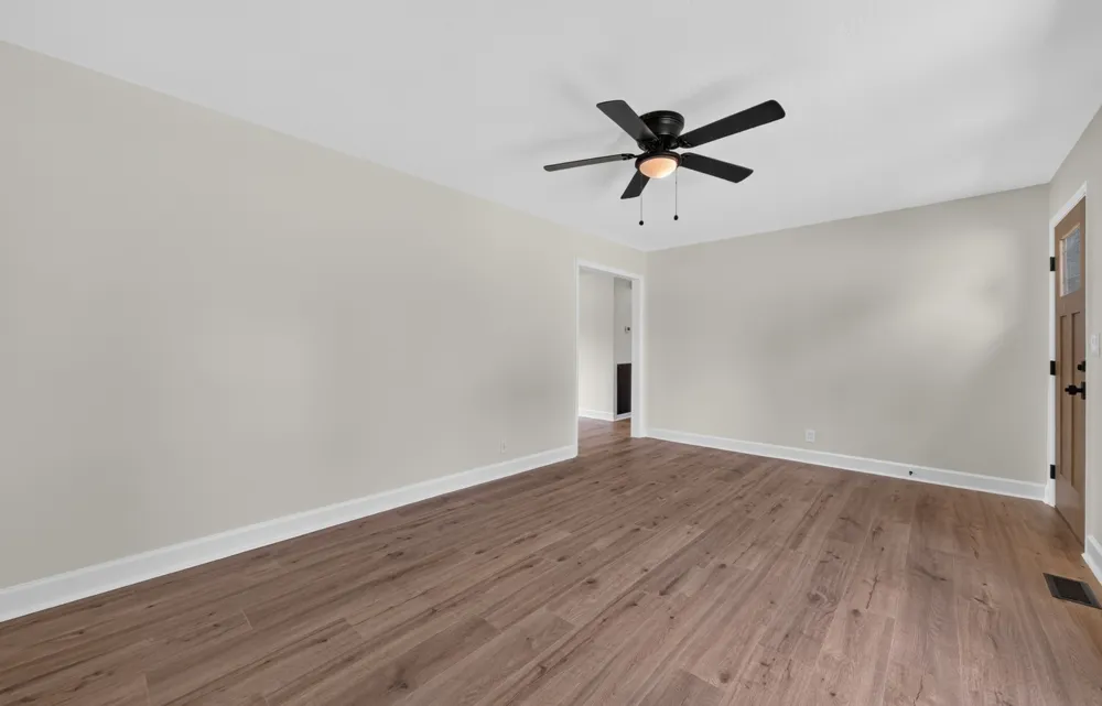 21 Robertson St Mc Ewen, TN 37101
