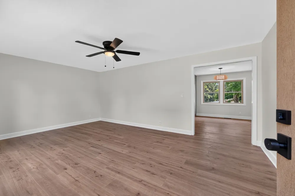 21 Robertson St Mc Ewen, TN 37101