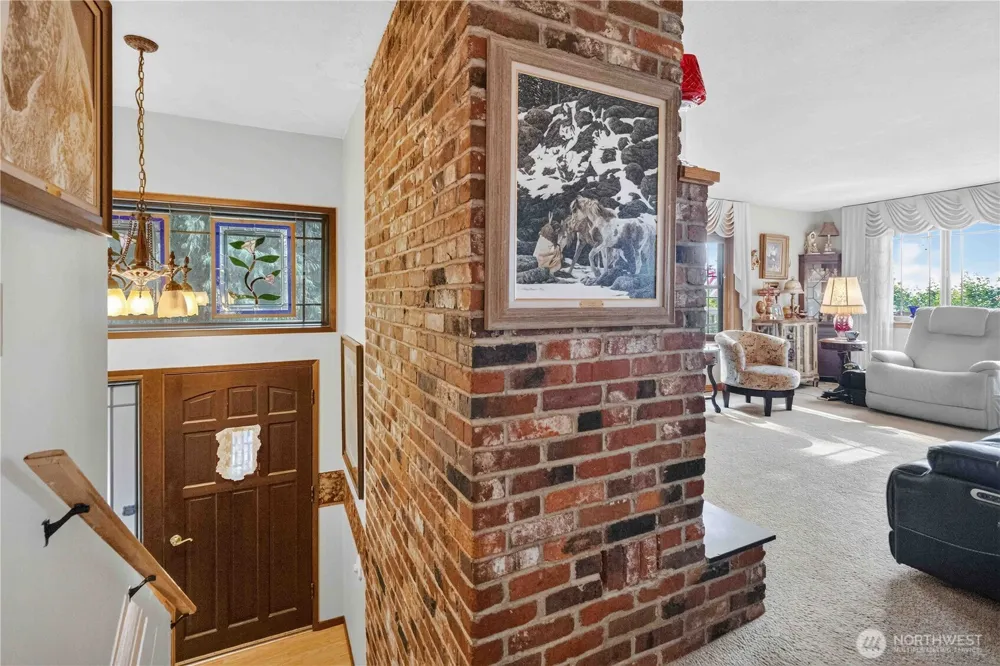 1006 Sandy Bend Road Castle Rock, WA 98611
