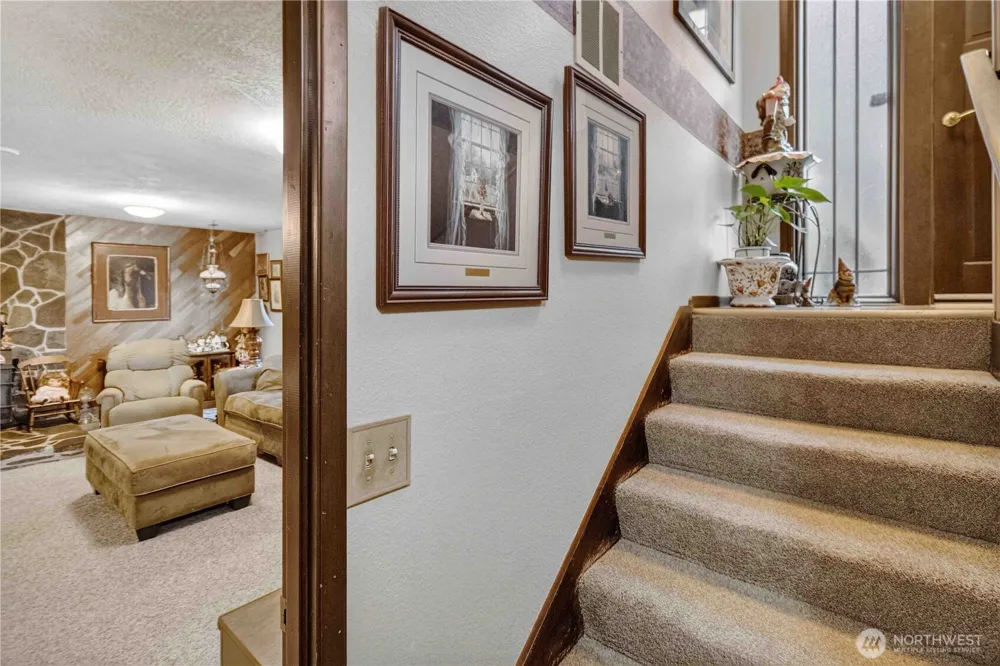 1006 Sandy Bend Road Castle Rock, WA 98611