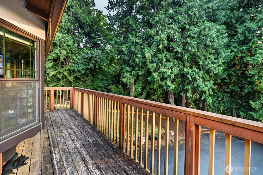 1006 Sandy Bend Road Castle Rock, WA 98611