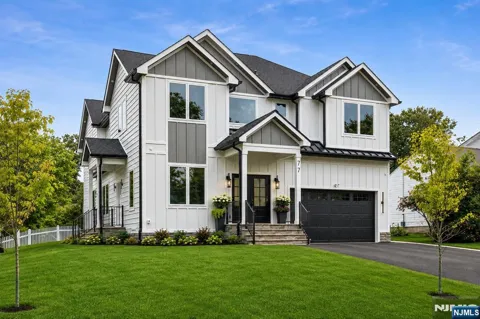 77 Elmwood Drive