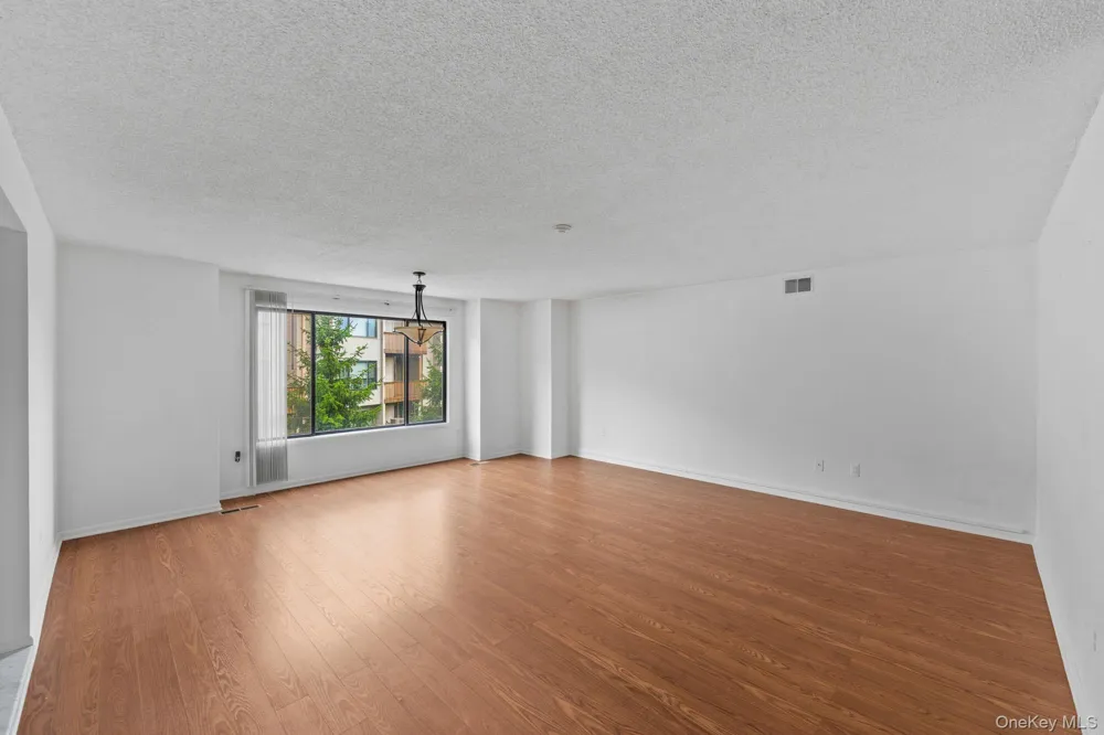 5 Kings Court Nanuet, NY 10954