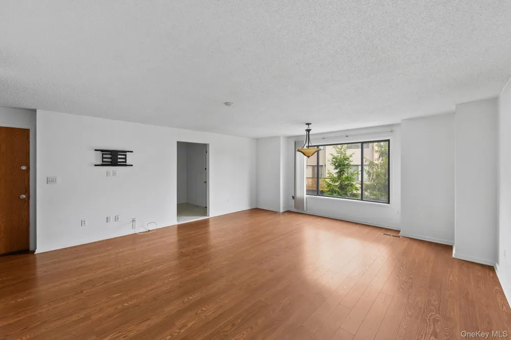 5 Kings Court Nanuet, NY 10954
