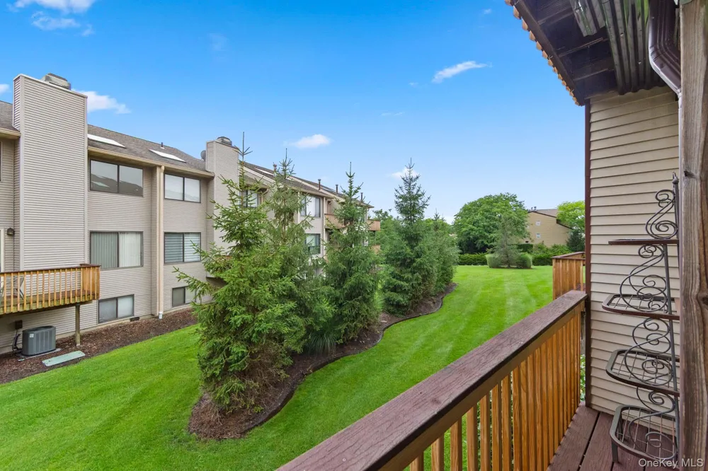 5 Kings Court Nanuet, NY 10954