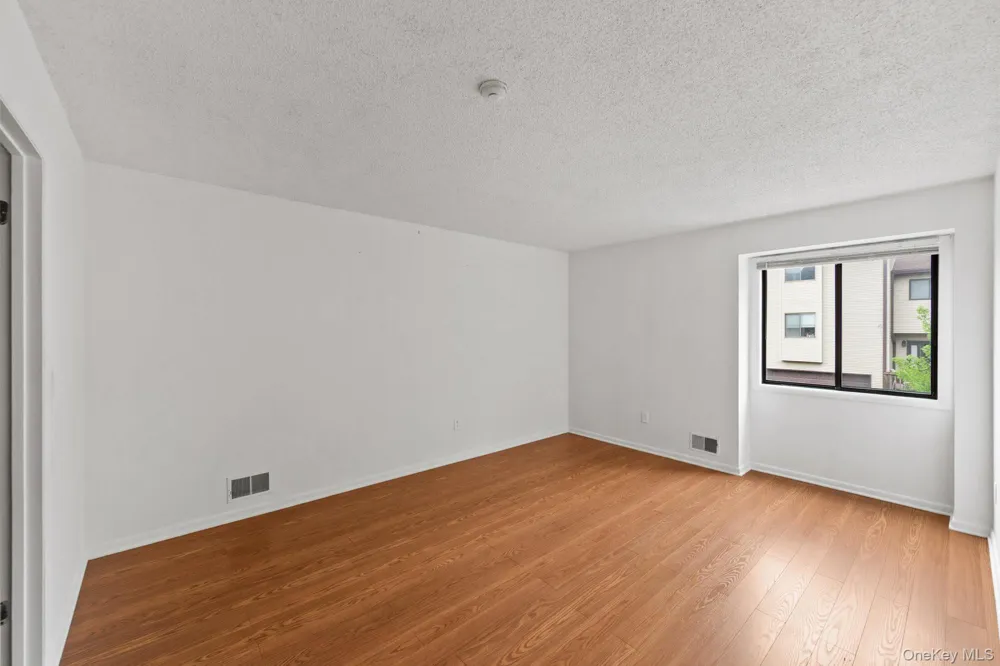 5 Kings Court Nanuet, NY 10954
