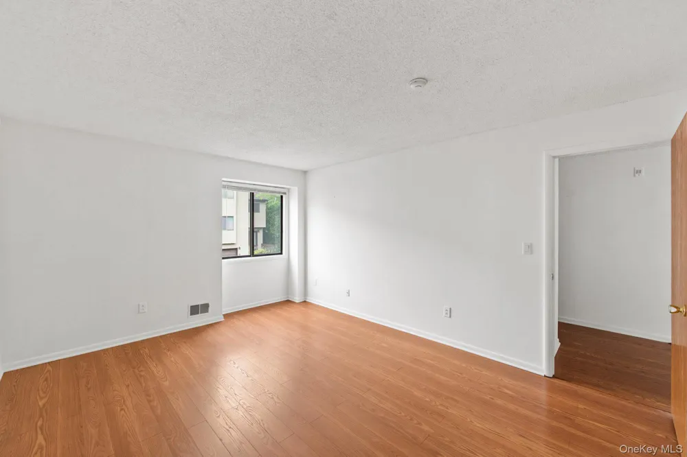 5 Kings Court Nanuet, NY 10954