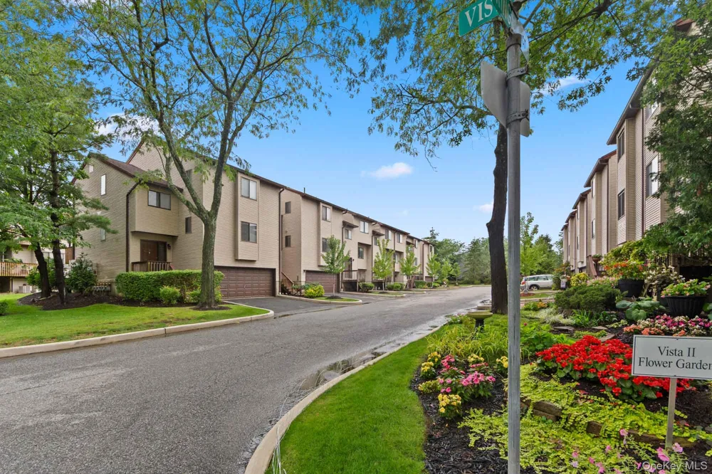 5 Kings Court Nanuet, NY 10954