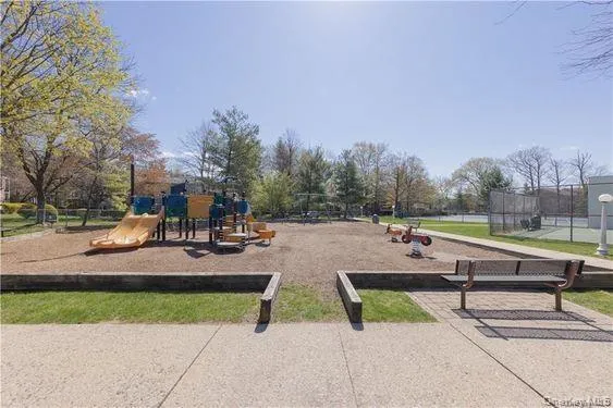 5 Kings Court Nanuet, NY 10954