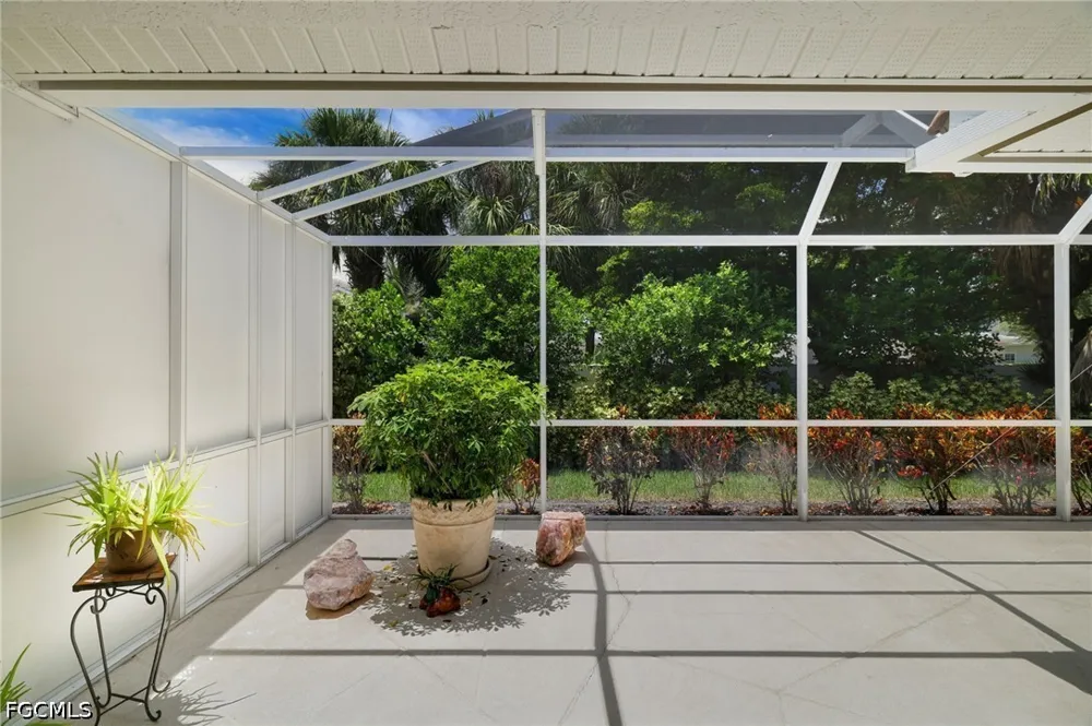 San Vista Circle Naples, FL 34109