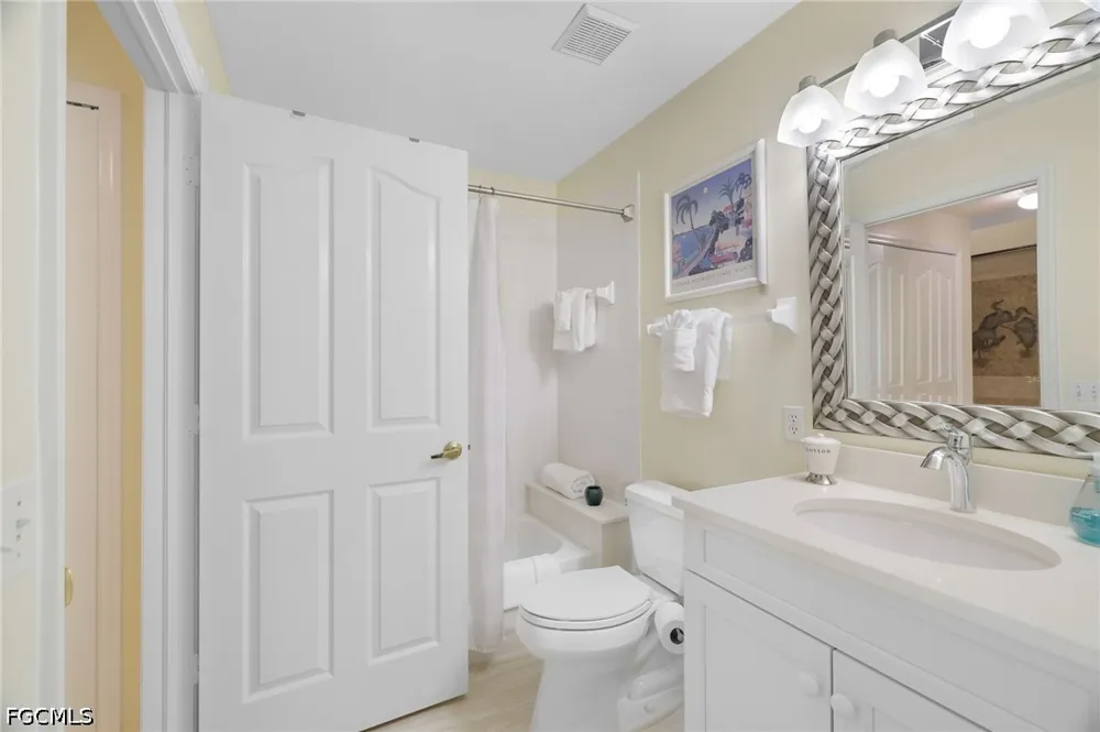 San Vista Circle Naples, FL 34109