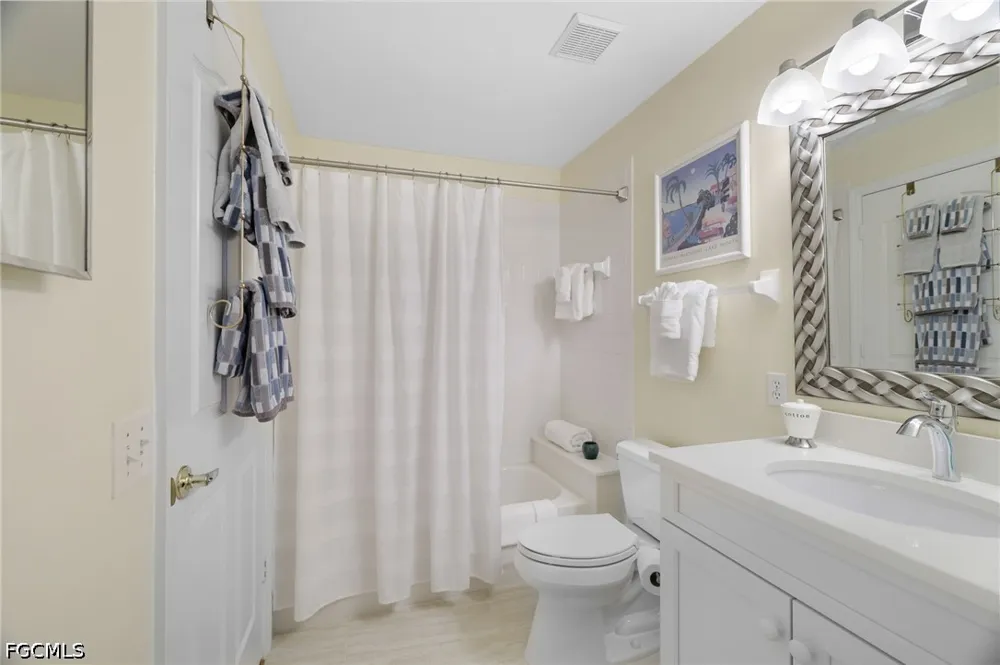 San Vista Circle Naples, FL 34109