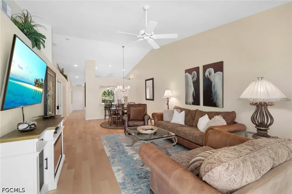 San Vista Circle Naples, FL 34109