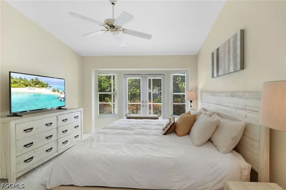 San Vista Circle Naples, FL 34109