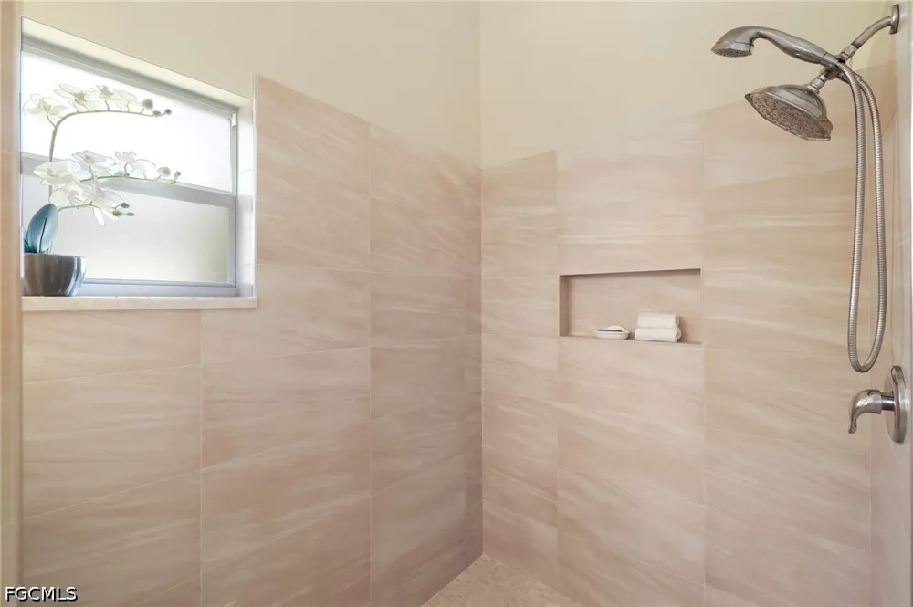 San Vista Circle Naples, FL 34109