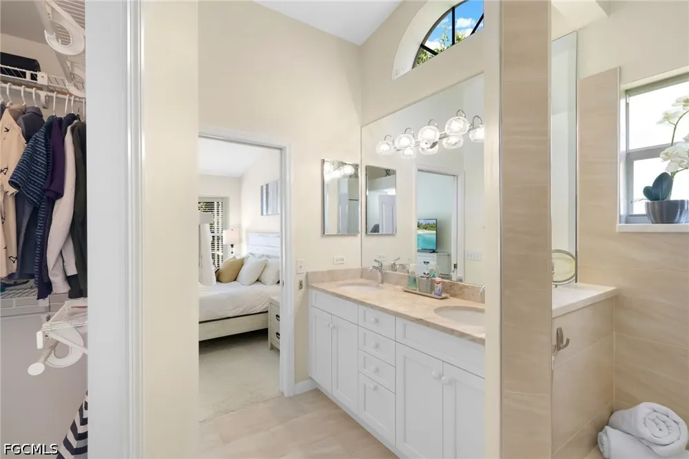 San Vista Circle Naples, FL 34109