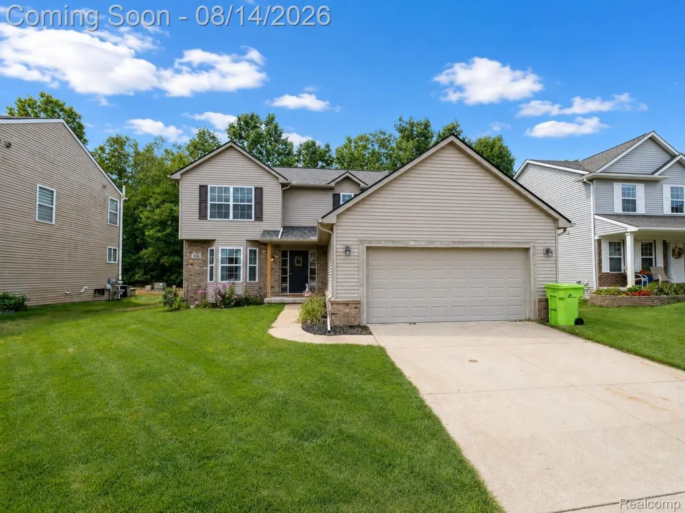 312 Dakota Lane White Lake Charter Township, MI 48386