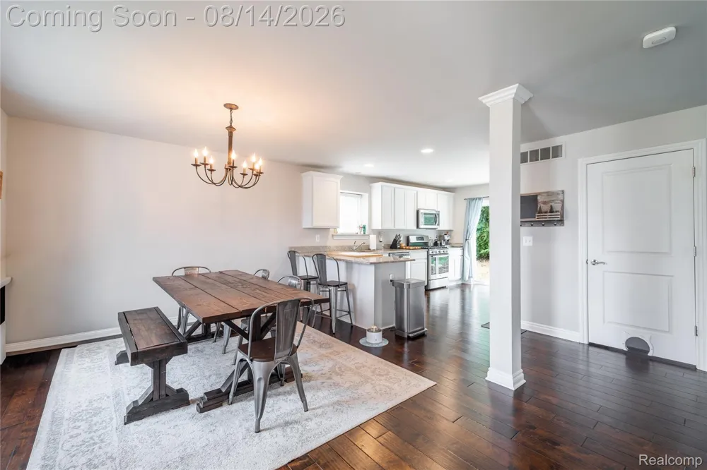 312 Dakota Lane White Lake Charter Township, MI 48386